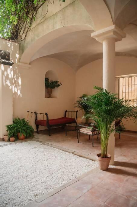 Ferienwohnung Casa Aguila Casco Antiguo Patio Privado Caces Exterior foto